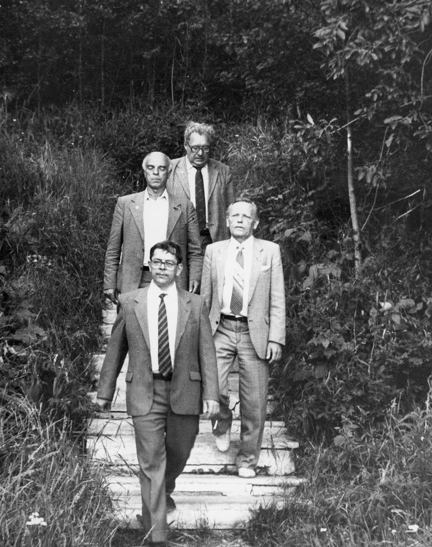 Рыцари Байкала: член-корреспондент АН СССР М.А. Грачев, академики В.А. Коптюг, Н.А. Логачев и член-корреспондент АН СССР Г.И. Галазий.